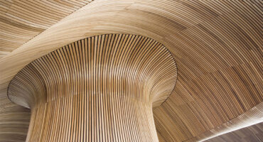 Sede de muestras de Mass Timber Construction por Shigeru Ban